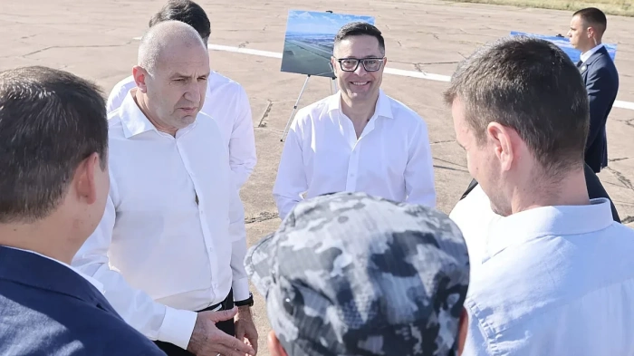 Забравено летище до София се позлатява
