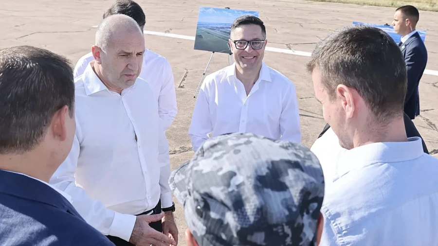 Забравено летище до София се позлатява