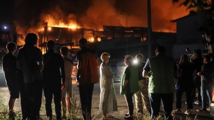 Най-малко шестима загинаха при руски удари по Запорожие и Киев