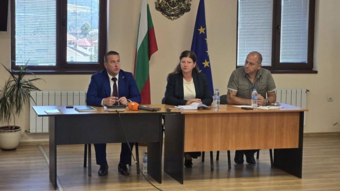 След взрива в завода край Белица: Наблюдават района с дрон, качеството на въздуха е в норма