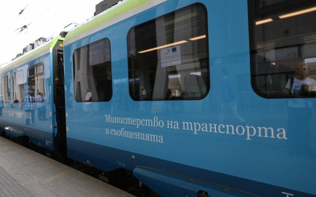 Тръгнаха първите от 20те нови електрически влака "Шкода"
