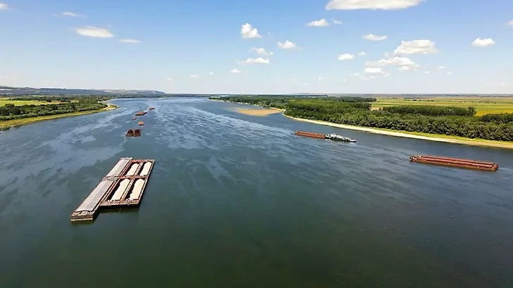 Ниското ниво на Дунав блокира износа на зърно