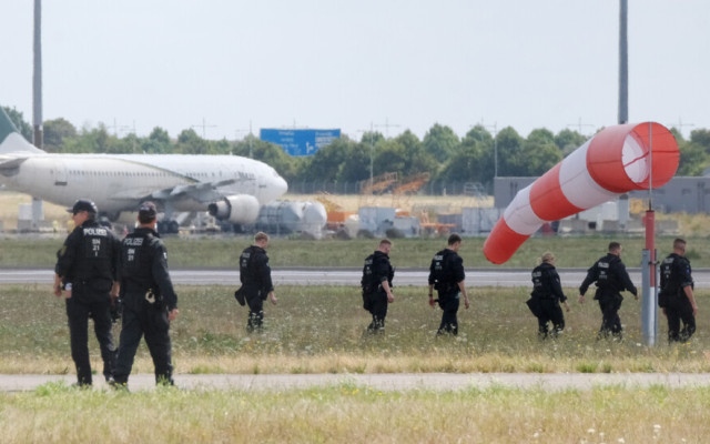 Германия установи самоличността на двама заподозрени за опита за атака срещу летището в Лайпциг