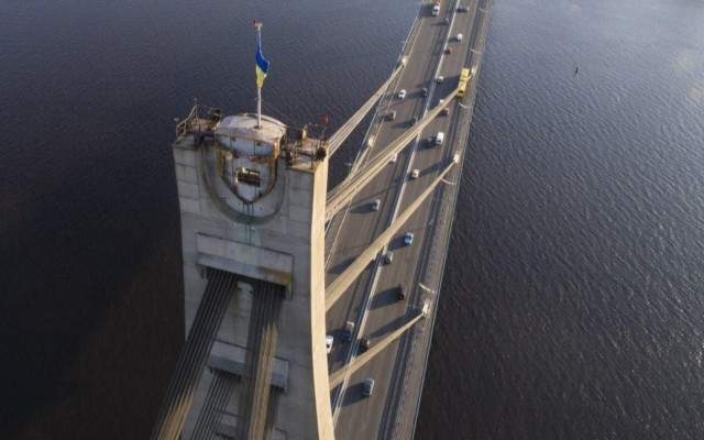 Русия атакува и Северния мост в Киев