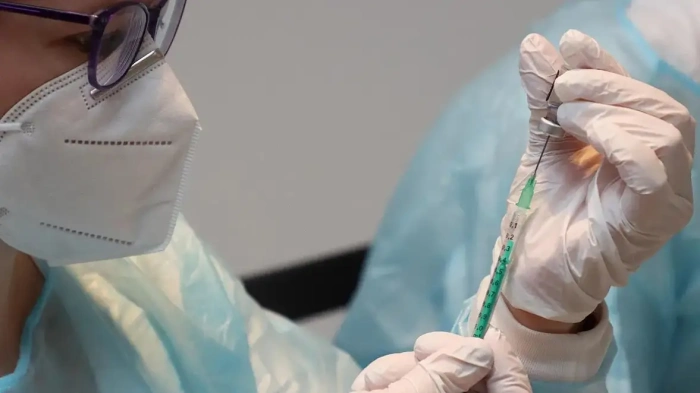Абсурд с ваксините! Българи тичат до Гърция за една доза