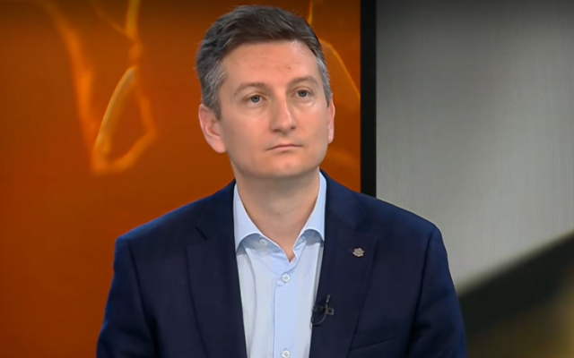 Яка сеч: Министър Василев съкратил над 100 служители